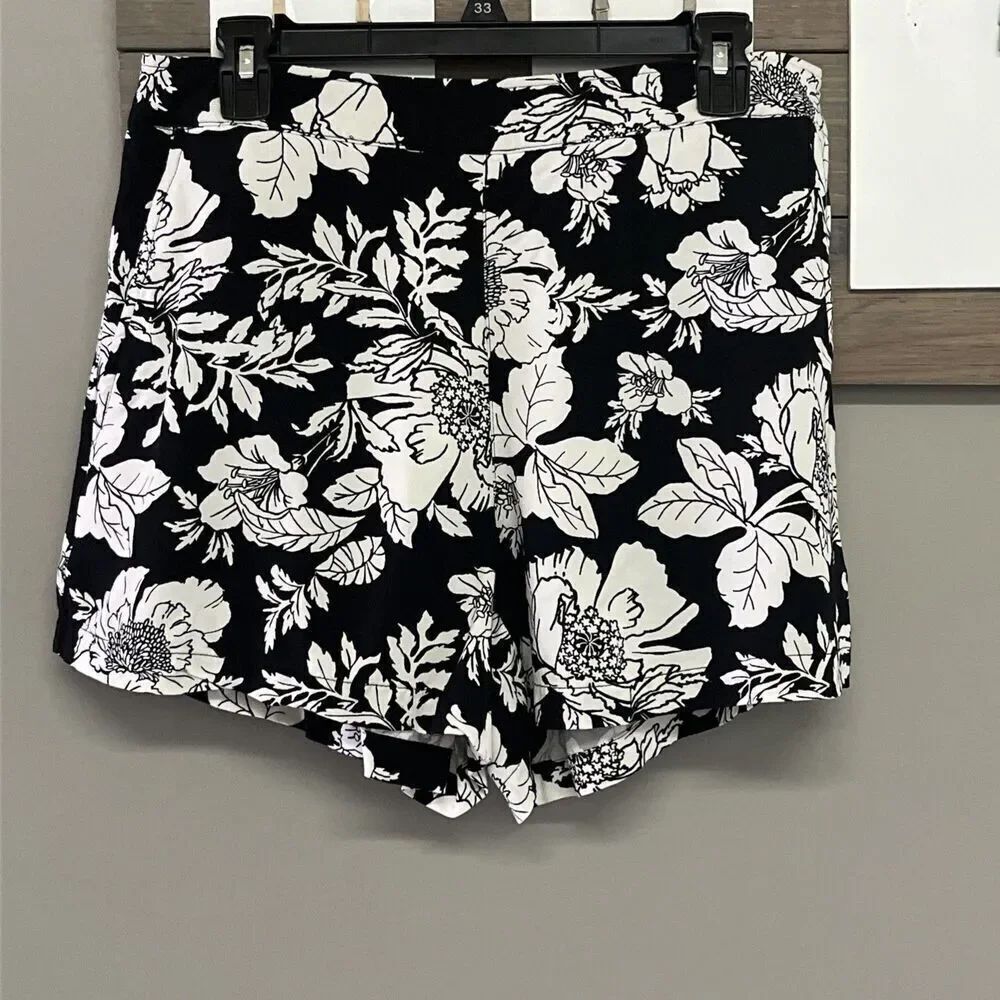 Old Navy Black Cream Floral Pull-on Playa Shorts Elastic Waist Pockets- Large